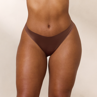 Amber, 36D/L