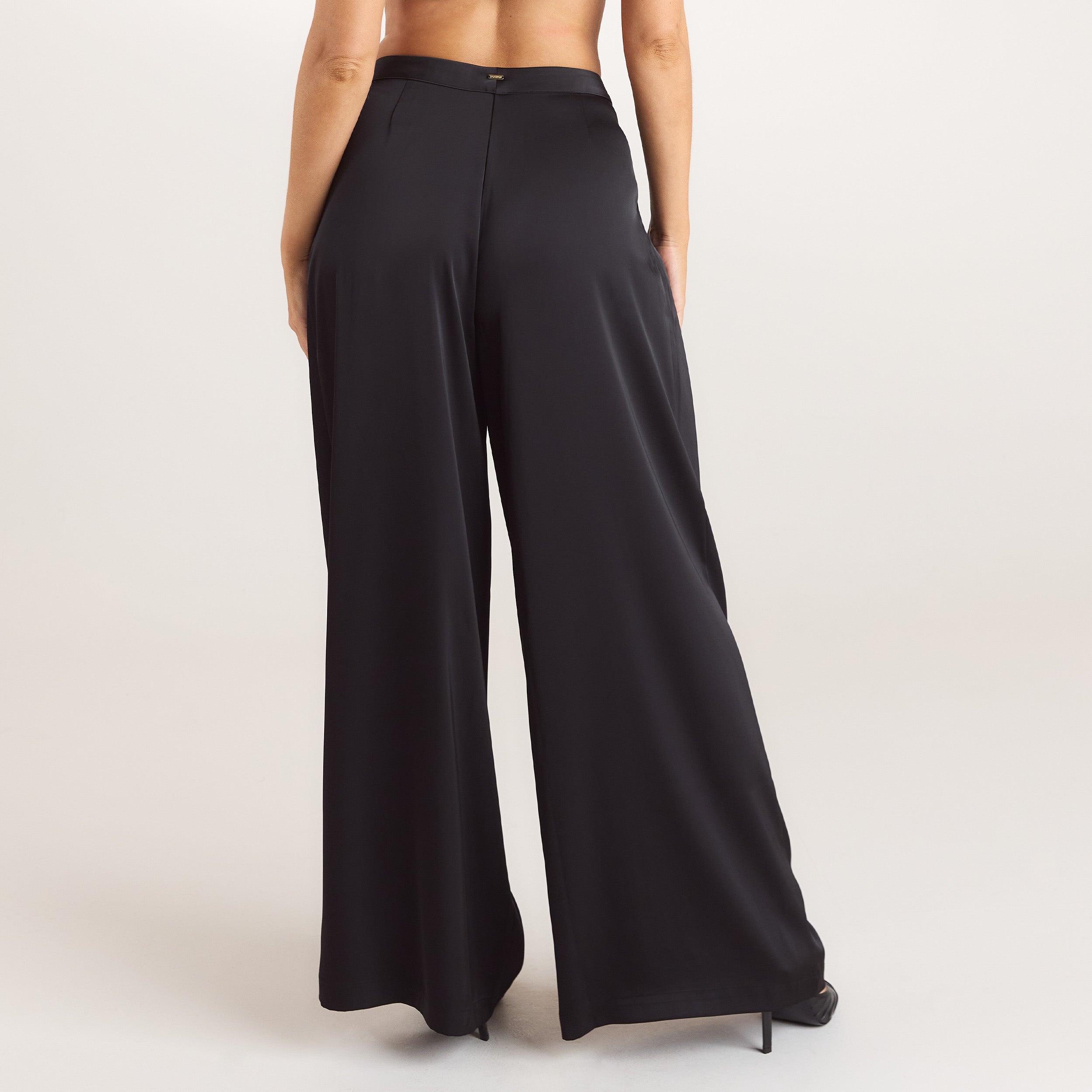 Satin Pleated Trousers | Satin Pleated Trousers - Black
